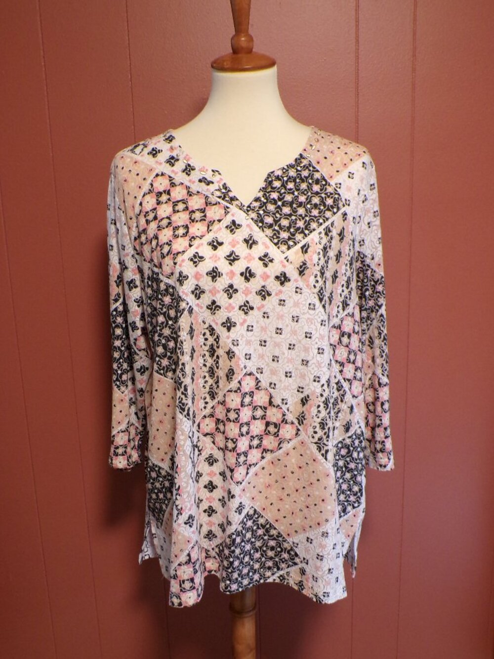 Alfred Dunner Women's Round Neck Abstract w/Metal Embellished Neckline Tee Sz XL